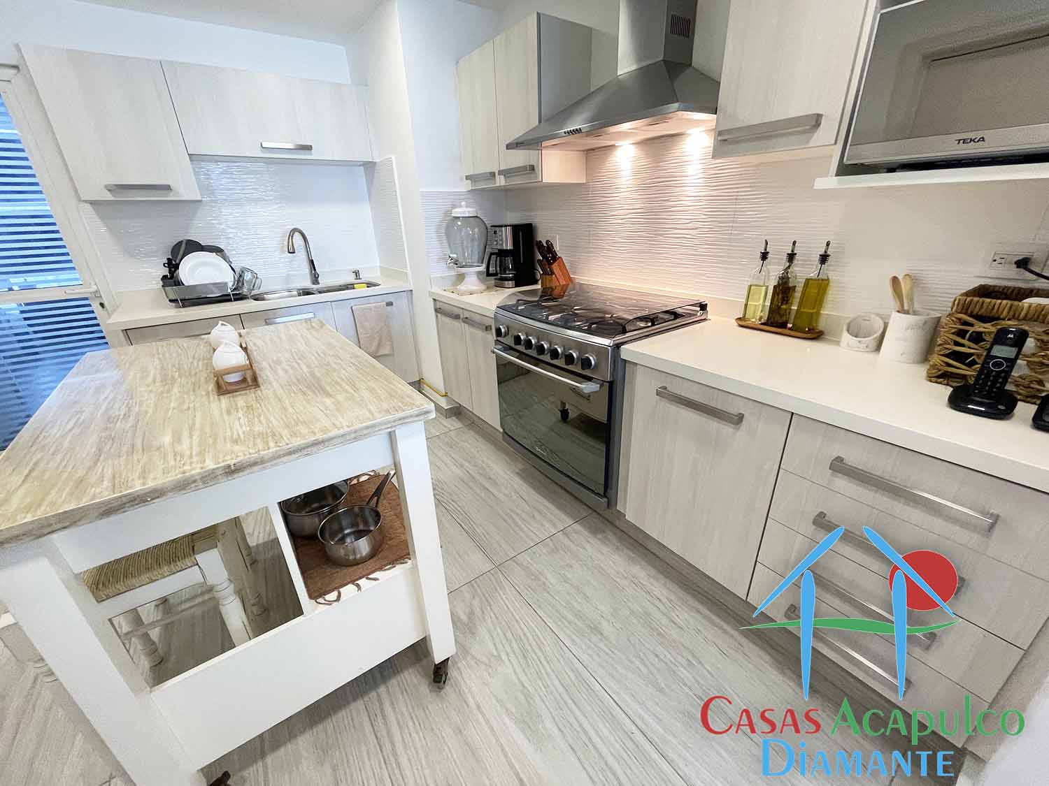 Maralago C 202 - Cocina antes de Otis 10